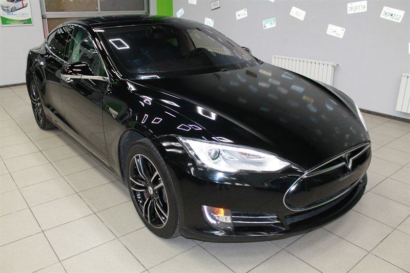 Продам Tesla Model S 85 2013 года в Киеве