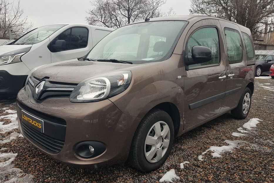 Продам Renault Kangoo пасс. пасс 66 kW AC 2015 года в Одессе