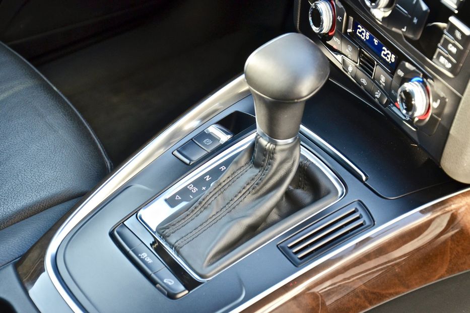 Продам Audi Q5 2013 года в Киеве