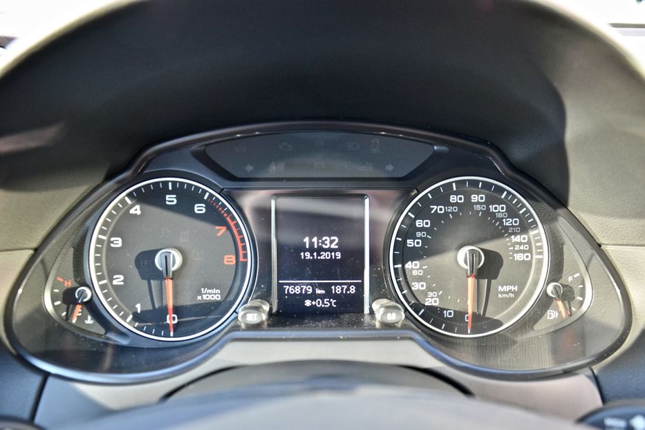 Продам Audi Q5 2013 года в Киеве