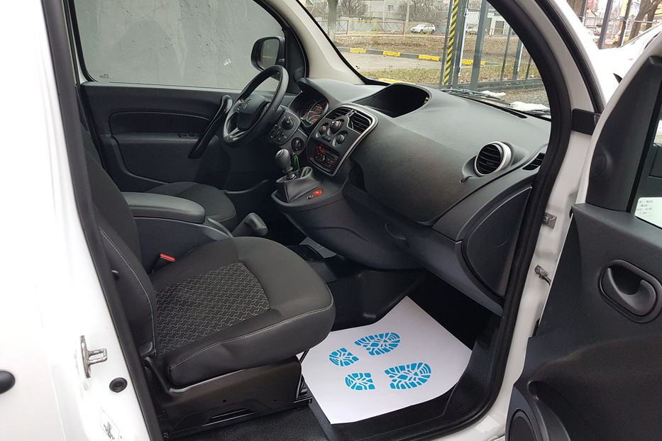 Продам Renault Kangoo груз. Maxi 81kW Navi AC 2015 года в Одессе