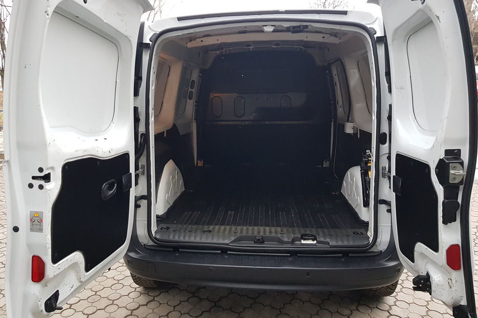 Продам Renault Kangoo груз. Maxi 81kW Navi AC 2015 года в Одессе