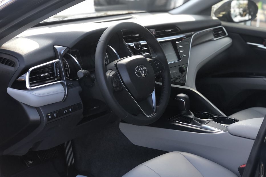 Продам Toyota Camry SE 2017 года в Киеве