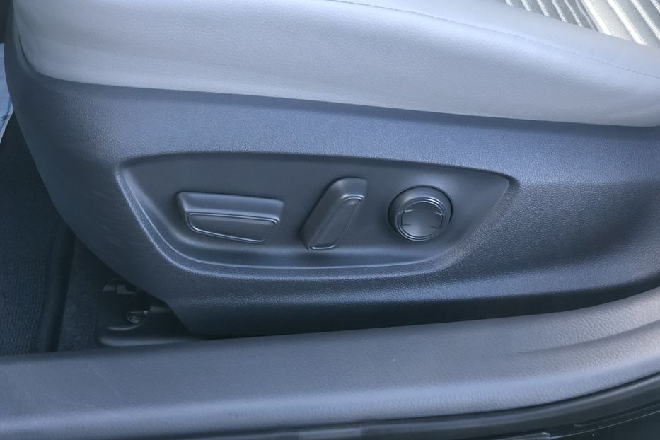 Продам Toyota Camry SE 2017 года в Киеве