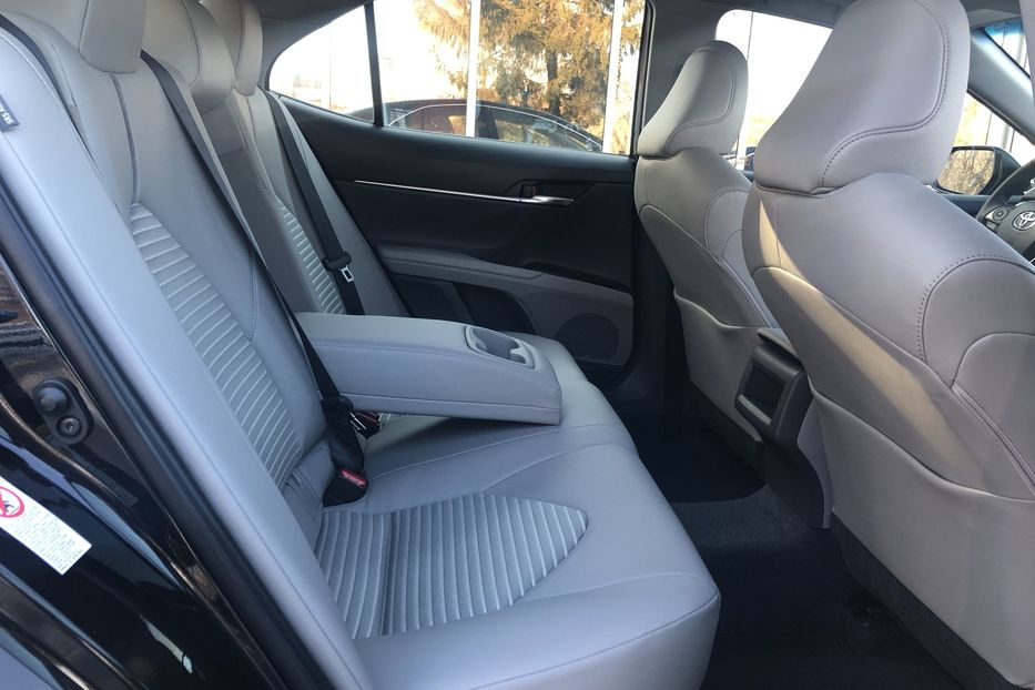 Продам Toyota Camry SE 2017 года в Киеве