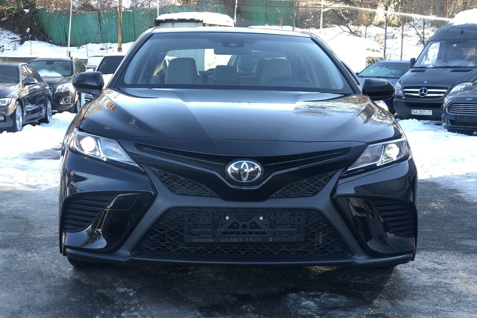 Продам Toyota Camry SE 2017 года в Киеве