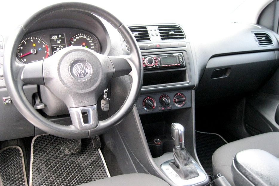 Продам Volkswagen Polo 2012 года в Киеве