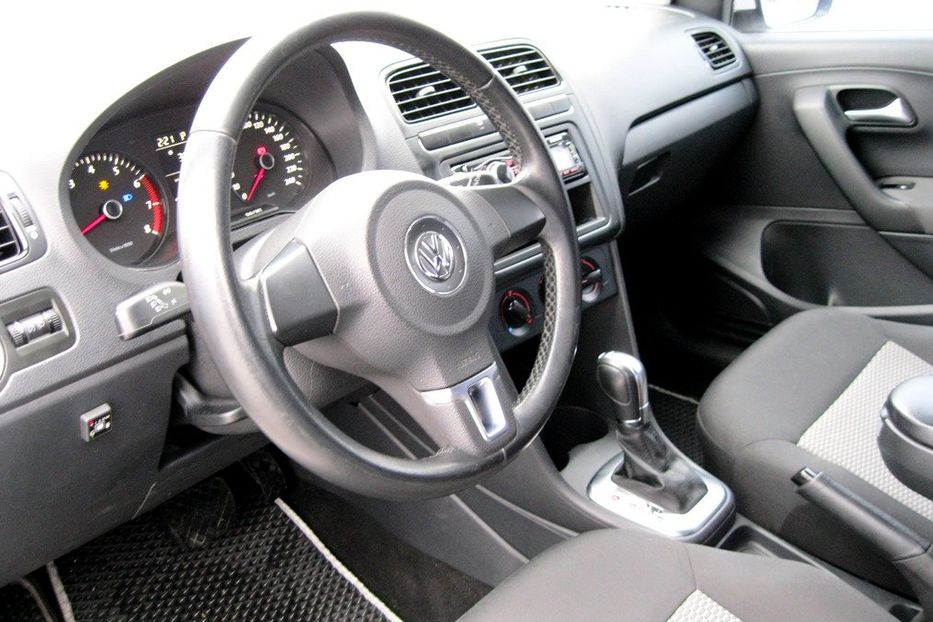 Продам Volkswagen Polo 2012 года в Киеве