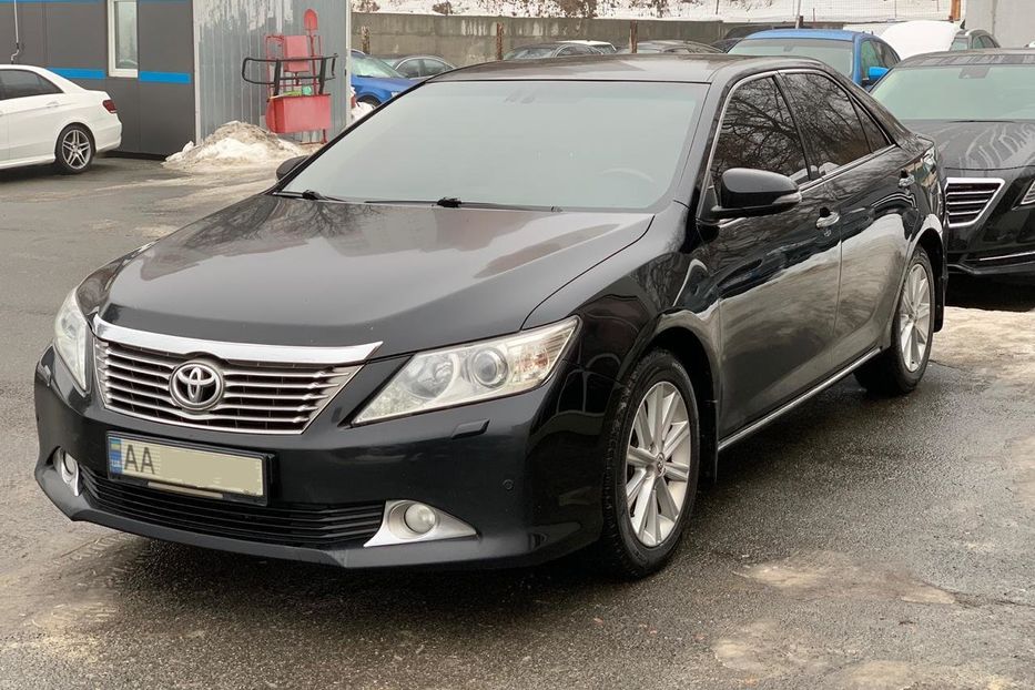 Продам Toyota Camry V6 3.5 2012 года в Киеве