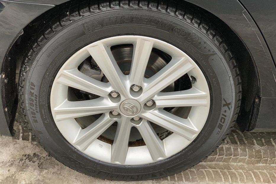 Продам Toyota Camry V6 3.5 2012 года в Киеве