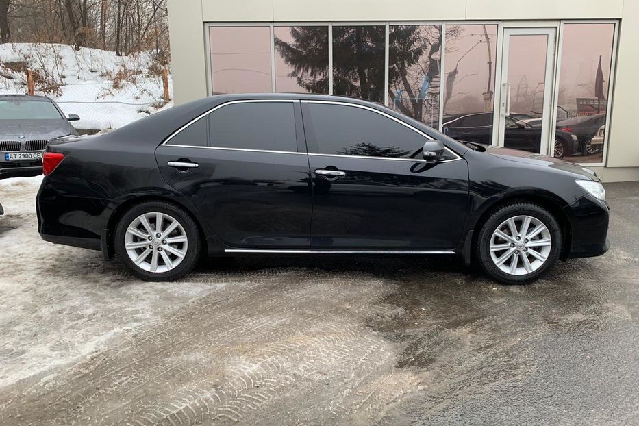 Продам Toyota Camry V6 3.5 2012 года в Киеве