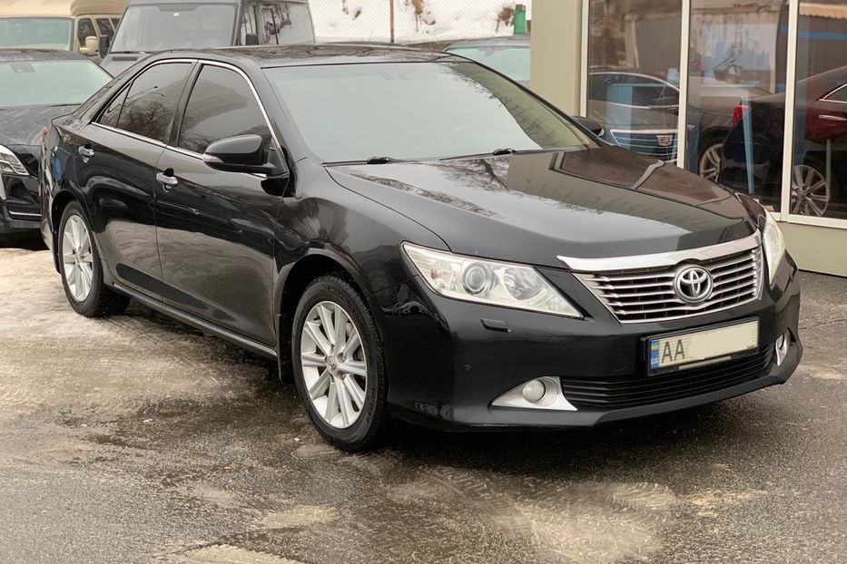Продам Toyota Camry V6 3.5 2012 года в Киеве