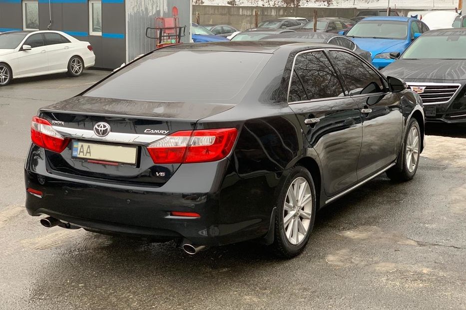 Продам Toyota Camry V6 3.5 2012 года в Киеве