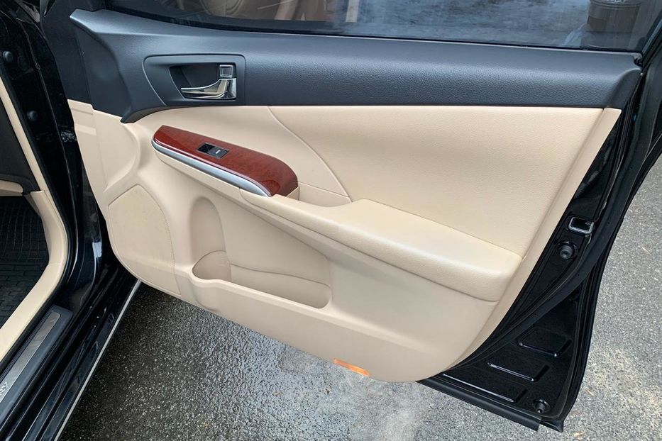 Продам Toyota Camry V6 3.5 2012 года в Киеве