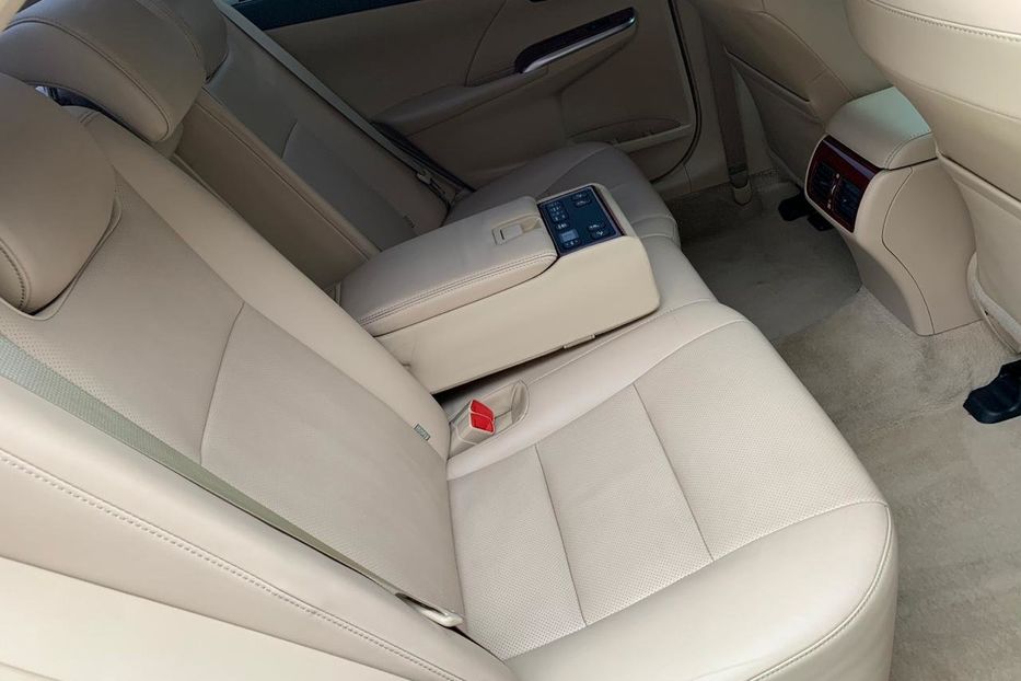 Продам Toyota Camry V6 3.5 2012 года в Киеве