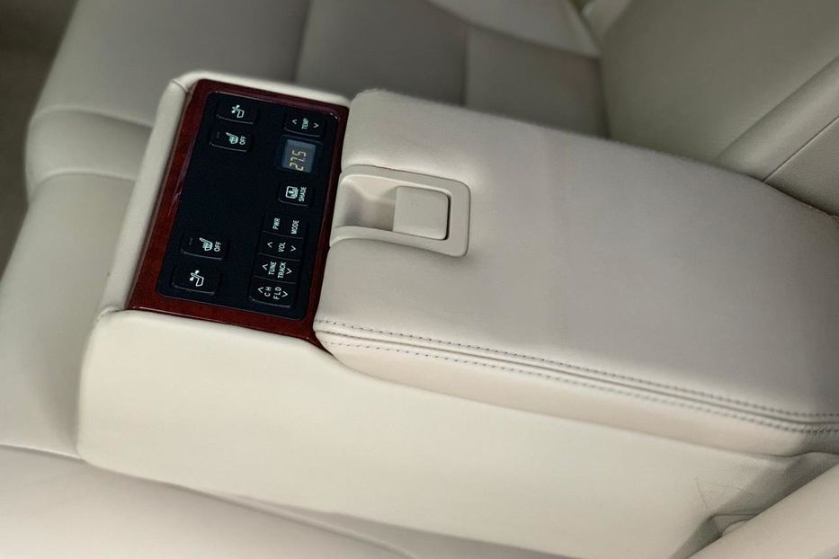 Продам Toyota Camry V6 3.5 2012 года в Киеве