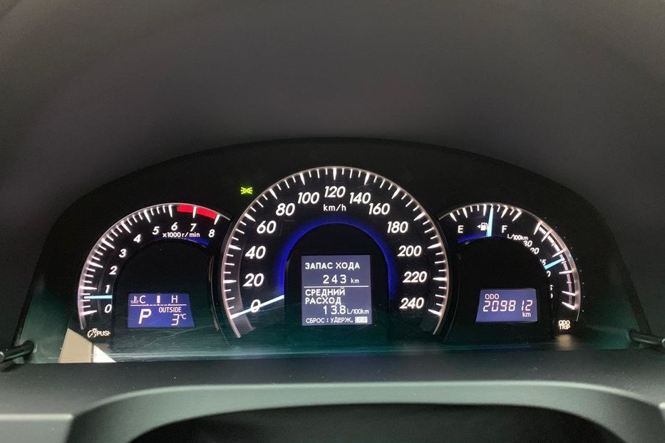 Продам Toyota Camry V6 3.5 2012 года в Киеве