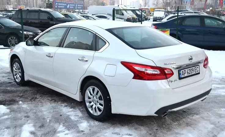 Продам Nissan Altima 2016 года в Киеве