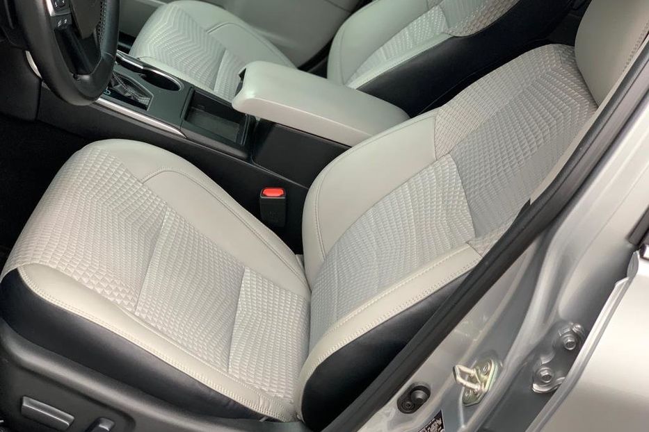 Продам Toyota Camry SE 2015 года в Киеве