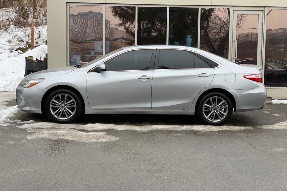Продам Toyota Camry SE 2015 года в Киеве