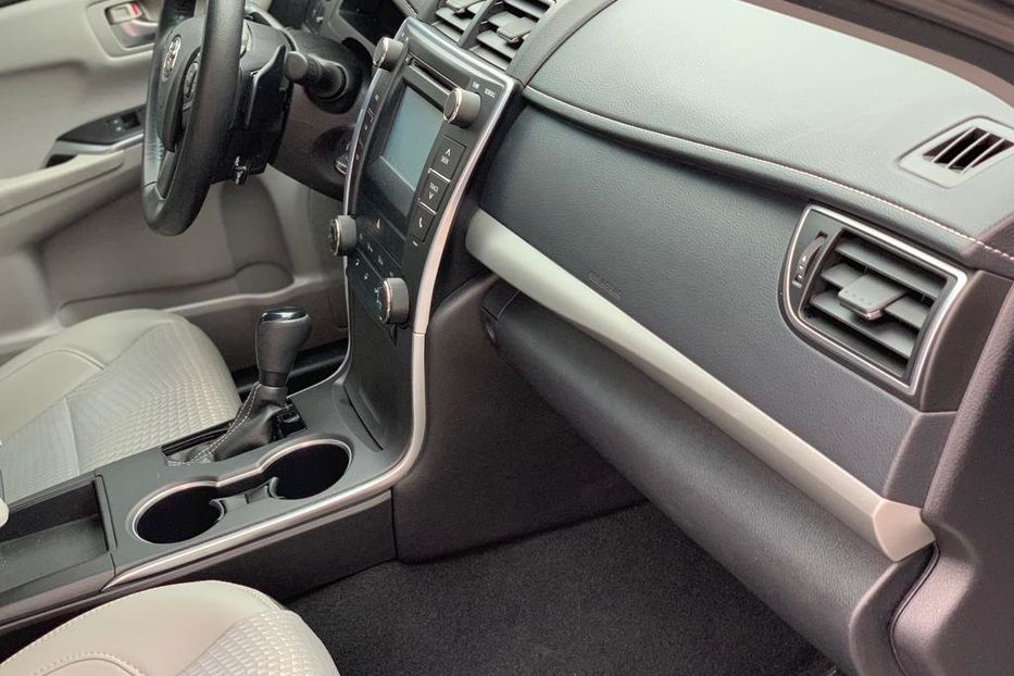 Продам Toyota Camry SE 2015 года в Киеве