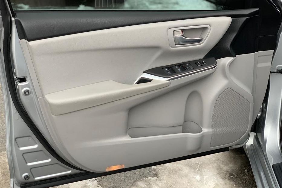 Продам Toyota Camry SE 2015 года в Киеве