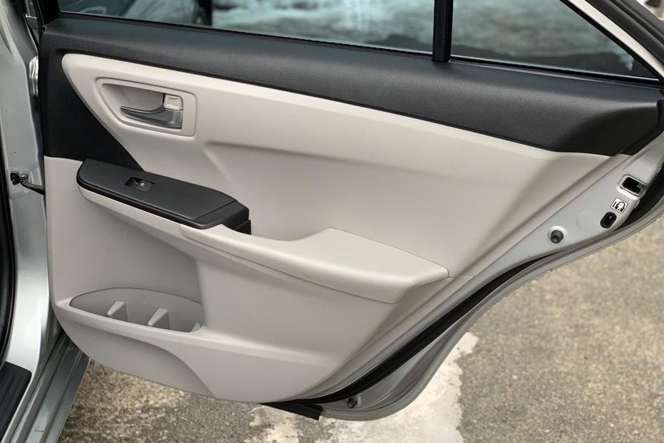 Продам Toyota Camry SE 2015 года в Киеве