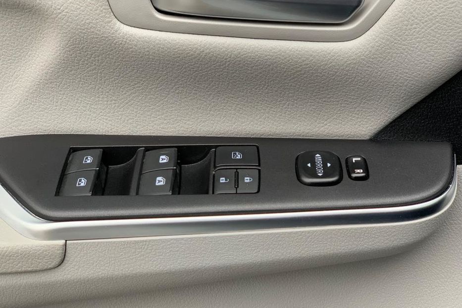 Продам Toyota Camry SE 2015 года в Киеве