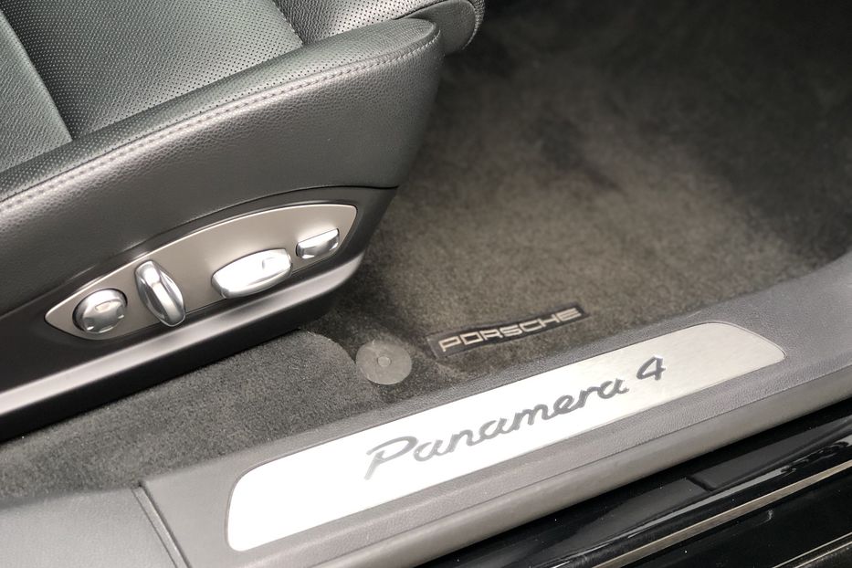 Продам Porsche Panamera 4 2011 года в Киеве
