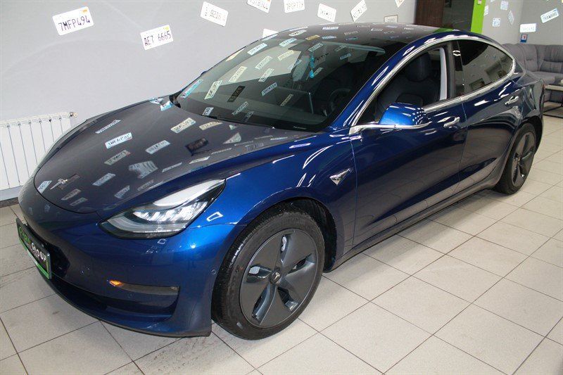 Продам Tesla Model 3 Long Range 75 kWt 2018 года в Киеве