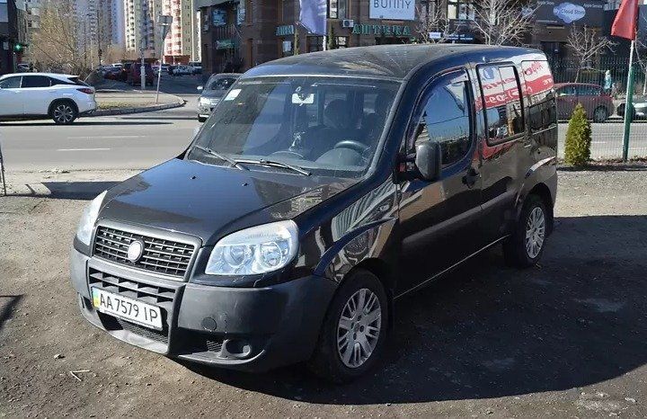 Продам Fiat Doblo пасс. 2009 года в Киеве