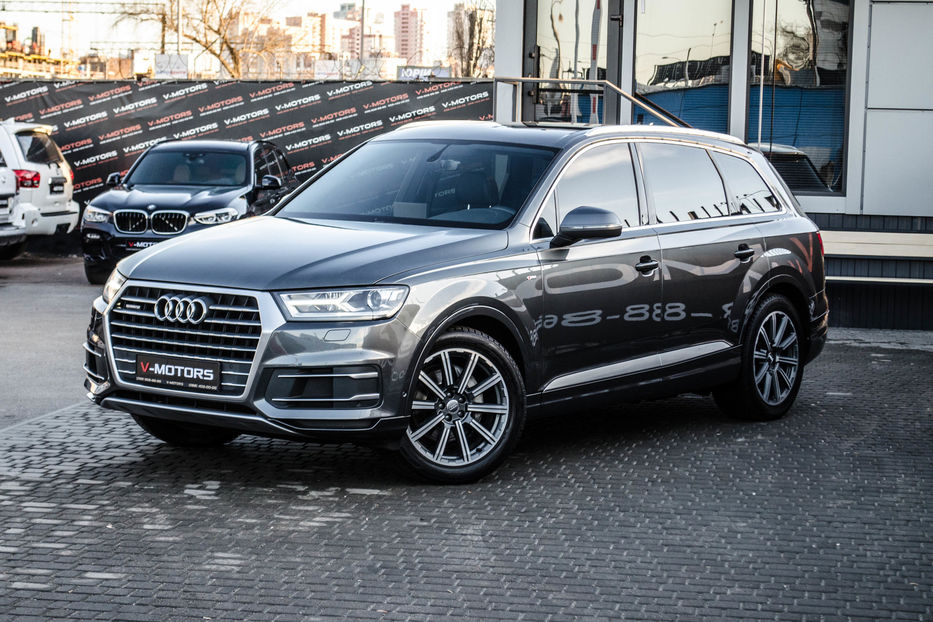 Продам Audi Q7 2.0 TFSI 2017 года в Киеве