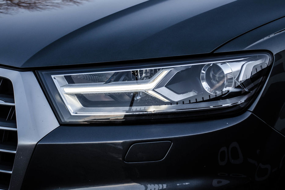 Продам Audi Q7 2.0 TFSI 2017 года в Киеве