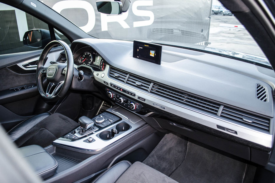Продам Audi Q7 2.0 TFSI 2017 года в Киеве