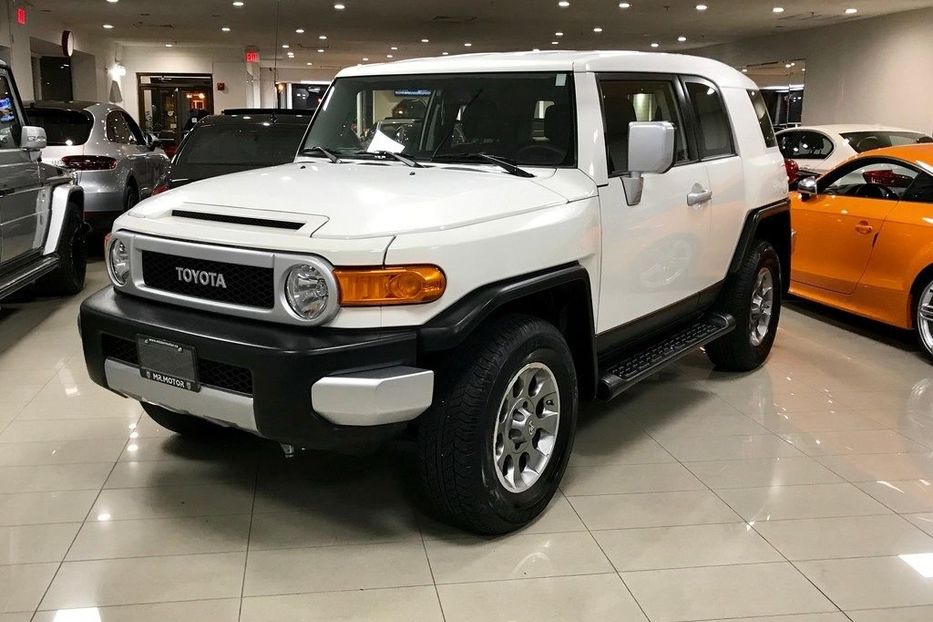 Продам Toyota FJ Cruiser 2013 года в Киеве