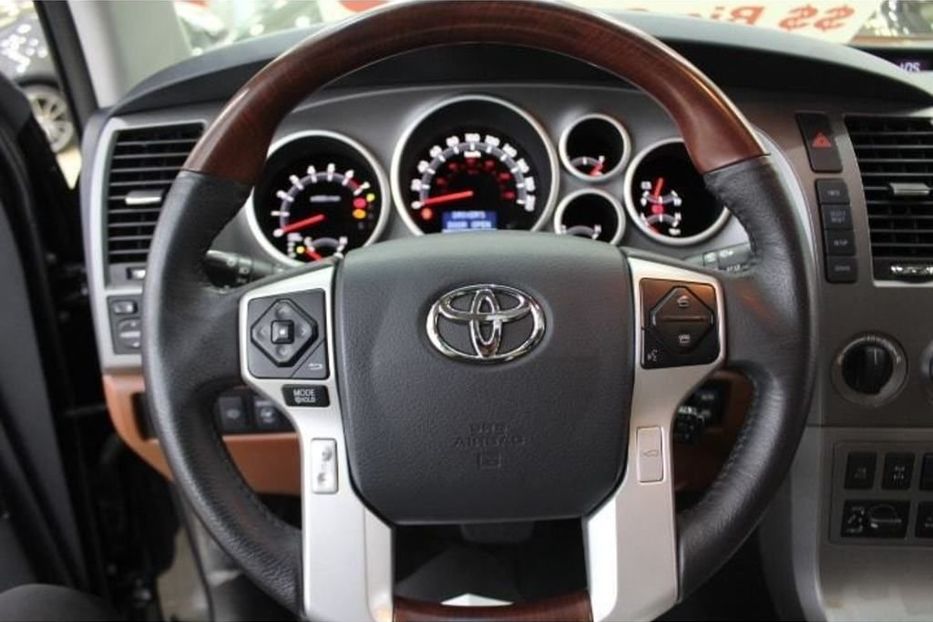 Продам Toyota Sequoia 5.7 Platinum 2019 года в Киеве
