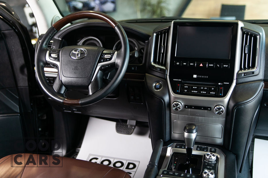 Продам Toyota Land Cruiser 200 Premium 2016 года в Одессе
