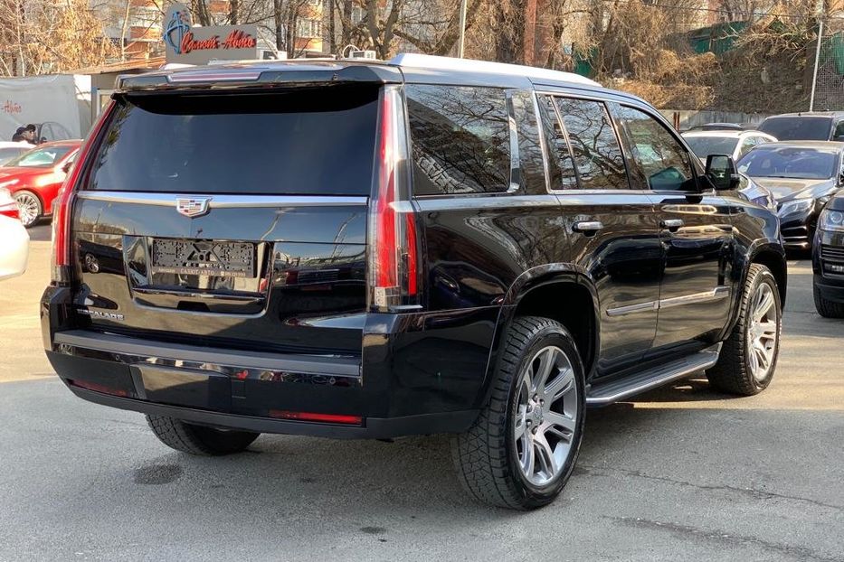 Продам Cadillac Escalade 2016 года в Киеве