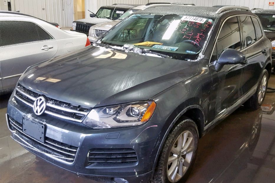 Продам Volkswagen Touareg v6 2014 года в Харькове