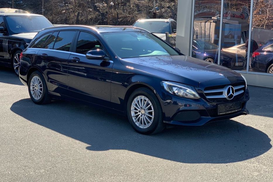 Продам Mercedes-Benz C-Class 2015 года в Киеве