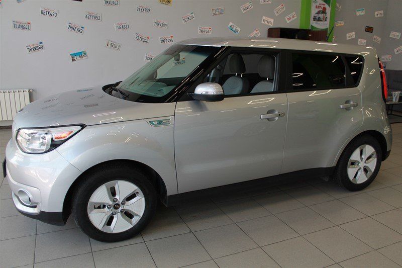 Продам Kia Soul EV, 27 kWt 2016 года в Киеве
