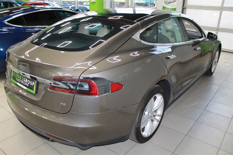 Продам Tesla Model S 70 2015 года в Киеве