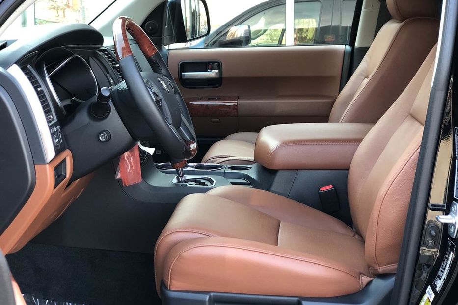 Продам Toyota Sequoia PLATINUM 2018 года в Киеве