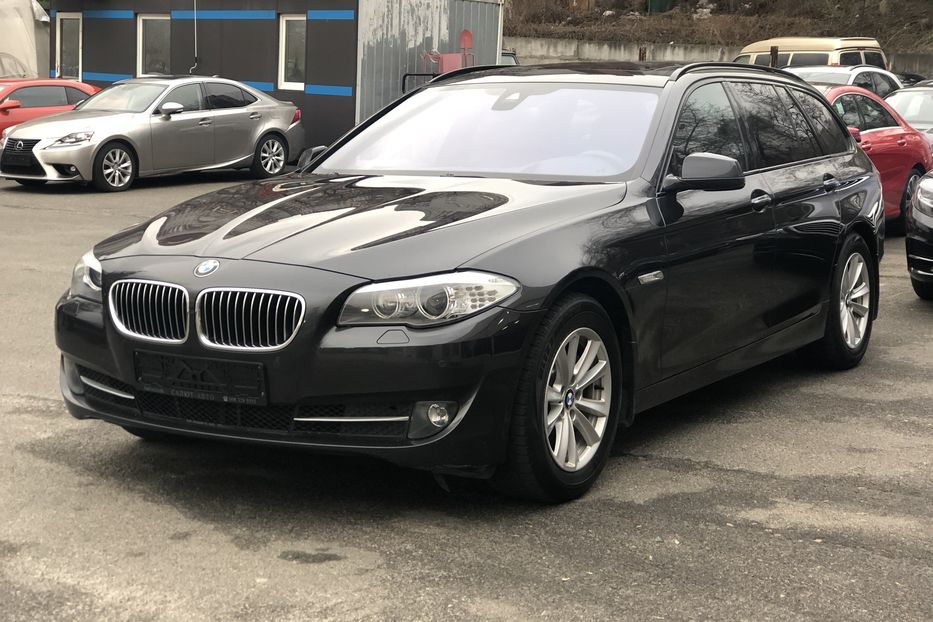 Продам BMW 525 D Xdrive  2013 года в Киеве