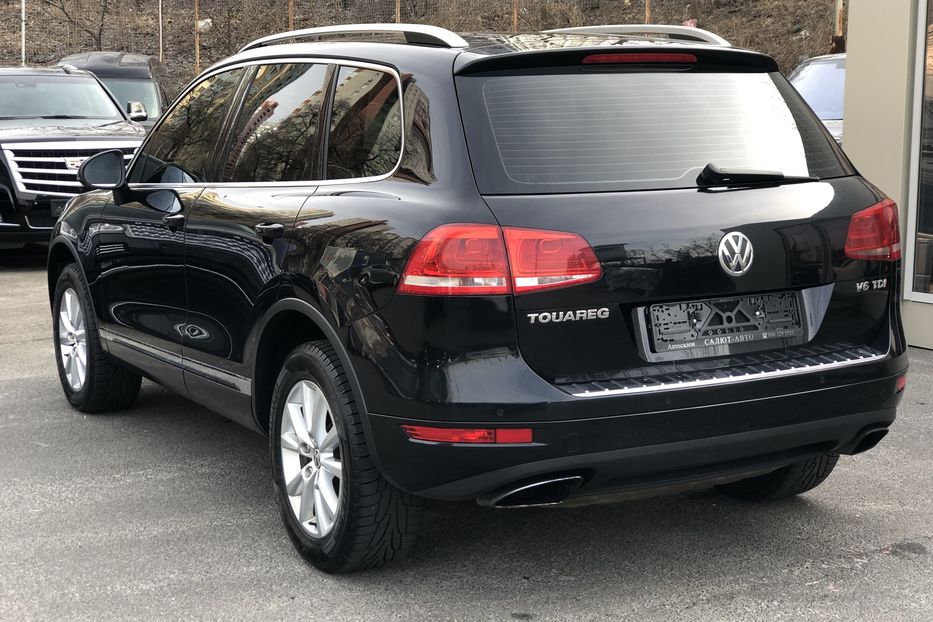 Продам Volkswagen Touareg 2012 года в Киеве