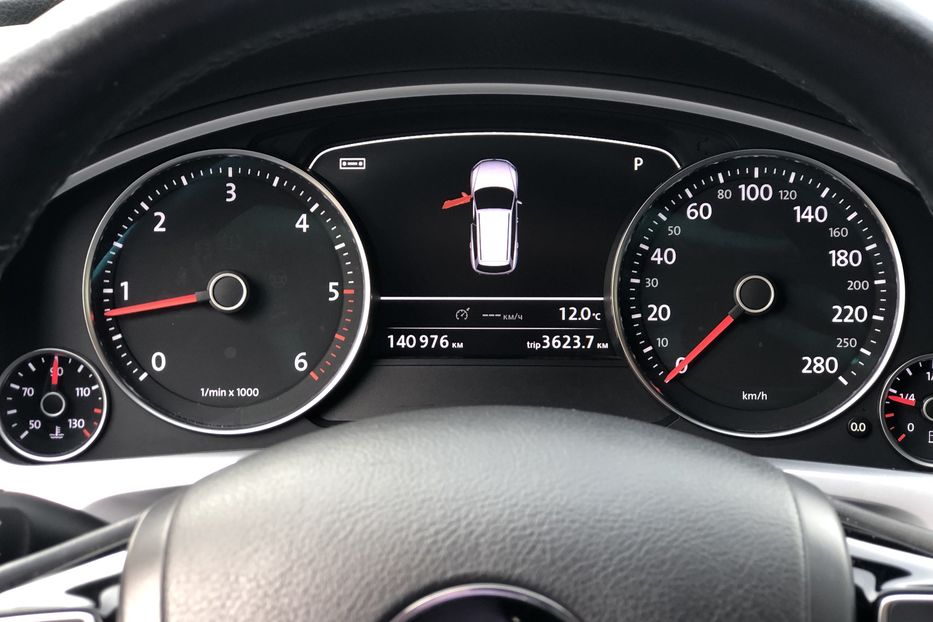 Продам Volkswagen Touareg 2012 года в Киеве