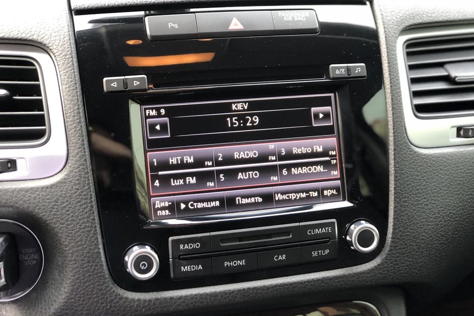 Продам Volkswagen Touareg 2012 года в Киеве