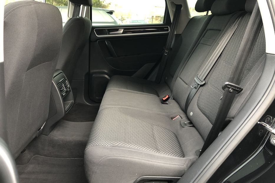 Продам Volkswagen Touareg 2012 года в Киеве