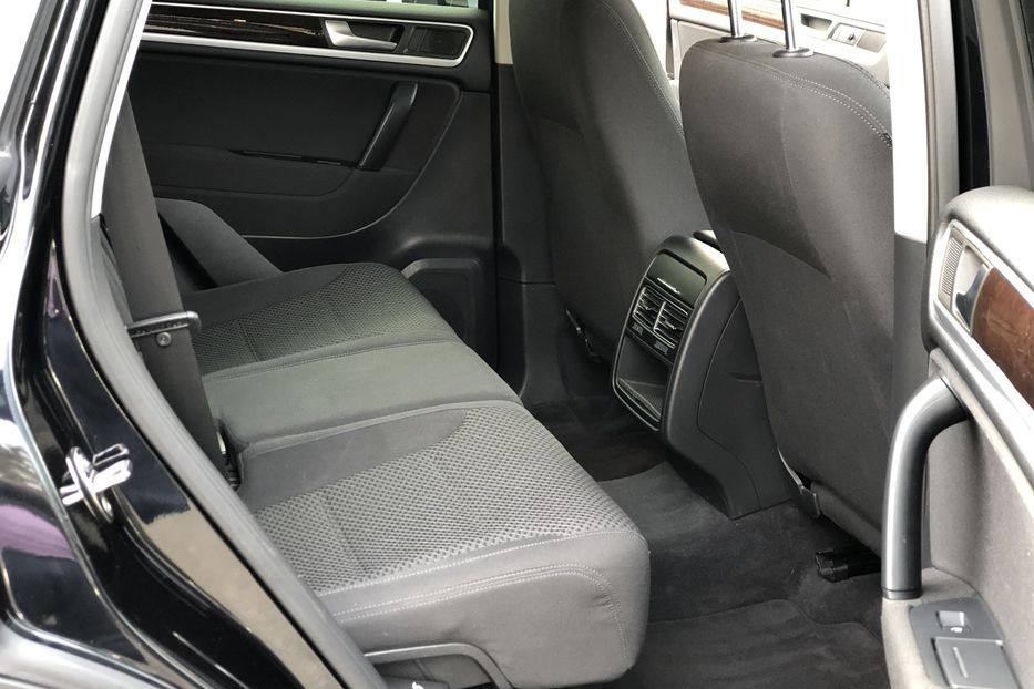 Продам Volkswagen Touareg 2012 года в Киеве