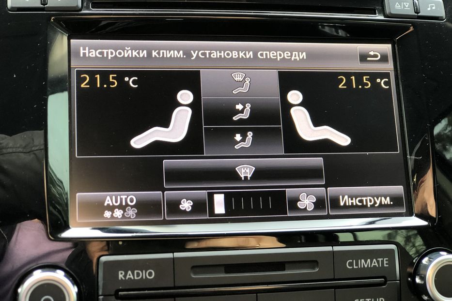 Продам Volkswagen Touareg 2012 года в Киеве